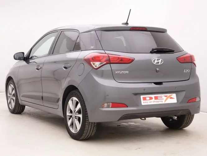 Hyundai I20 1.1 CRDi Play Edition + GPS + Camera + Cruise Co Image 4