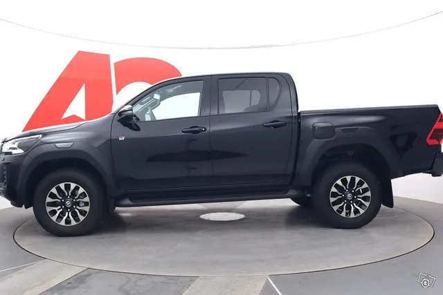 Toyota Hilux Double Cab 4WD 2,8D GR Sport 2-paikkainen Autom Image 2