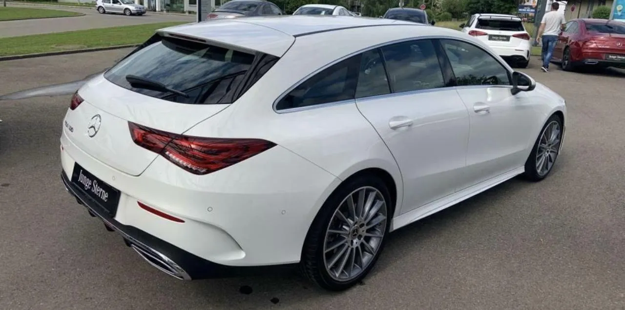 MERCEDES BENZ Classe CLA CLA 180 Aut. Shooting Brake Premium Image 4