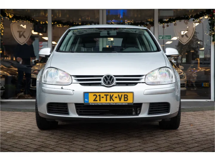 Volkswagen Golf 1.6 FSI Optive  Image 2