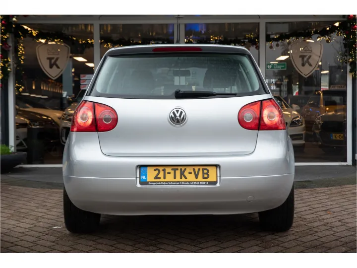 Volkswagen Golf 1.6 FSI Optive  Image 5