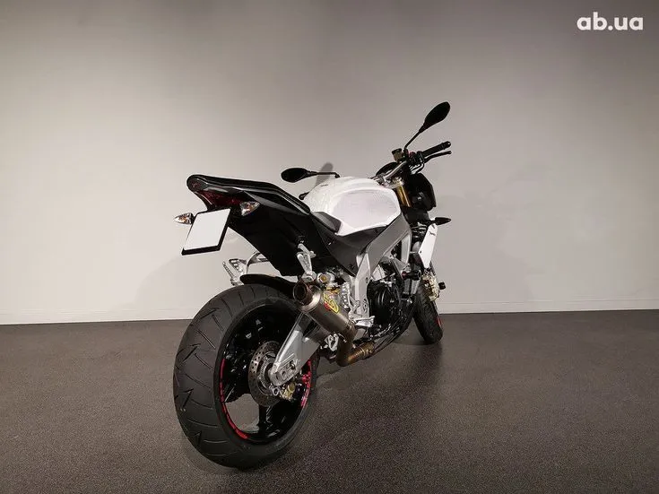 Aprilia Tuono Image 5